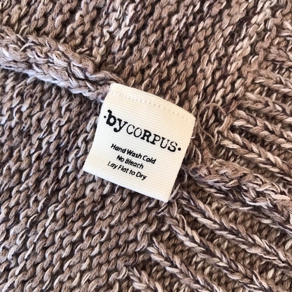 By Corpus Size Small Sweater Vest - Picture 3 of 7